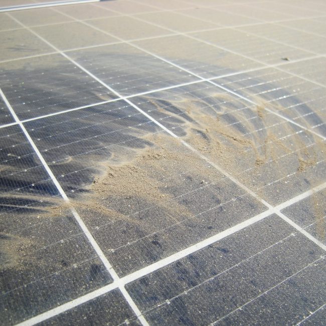 Do's and don'ts of cleaning solar panels